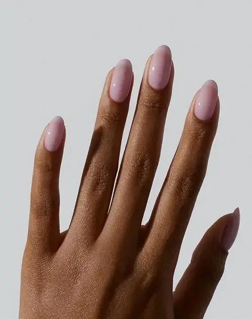 10 Ideias Delicadas de Unhas em Tons Nude e Claros