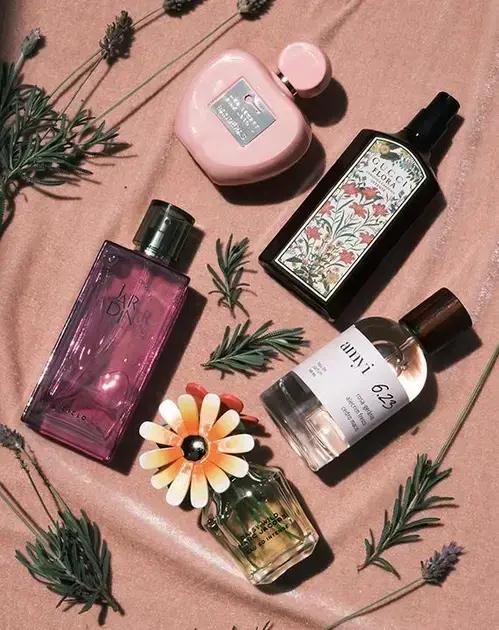 Perfumes Essenciais para Celebrar a Primavera