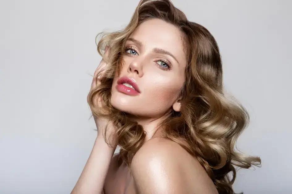 Tendência Glazed Donut Skin: Maquiagem Iluminada e Natural